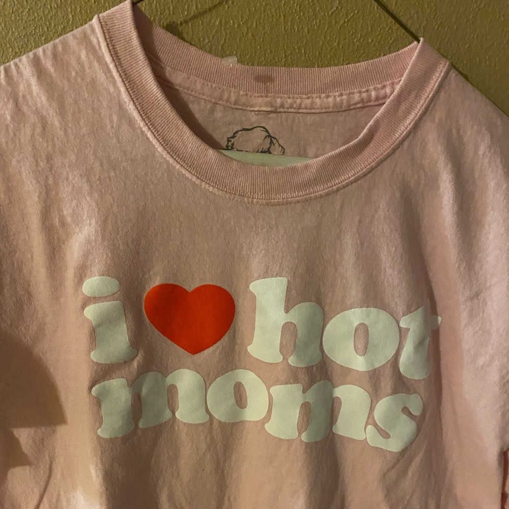 Danny Duncan i ❤️hot moms tshirt